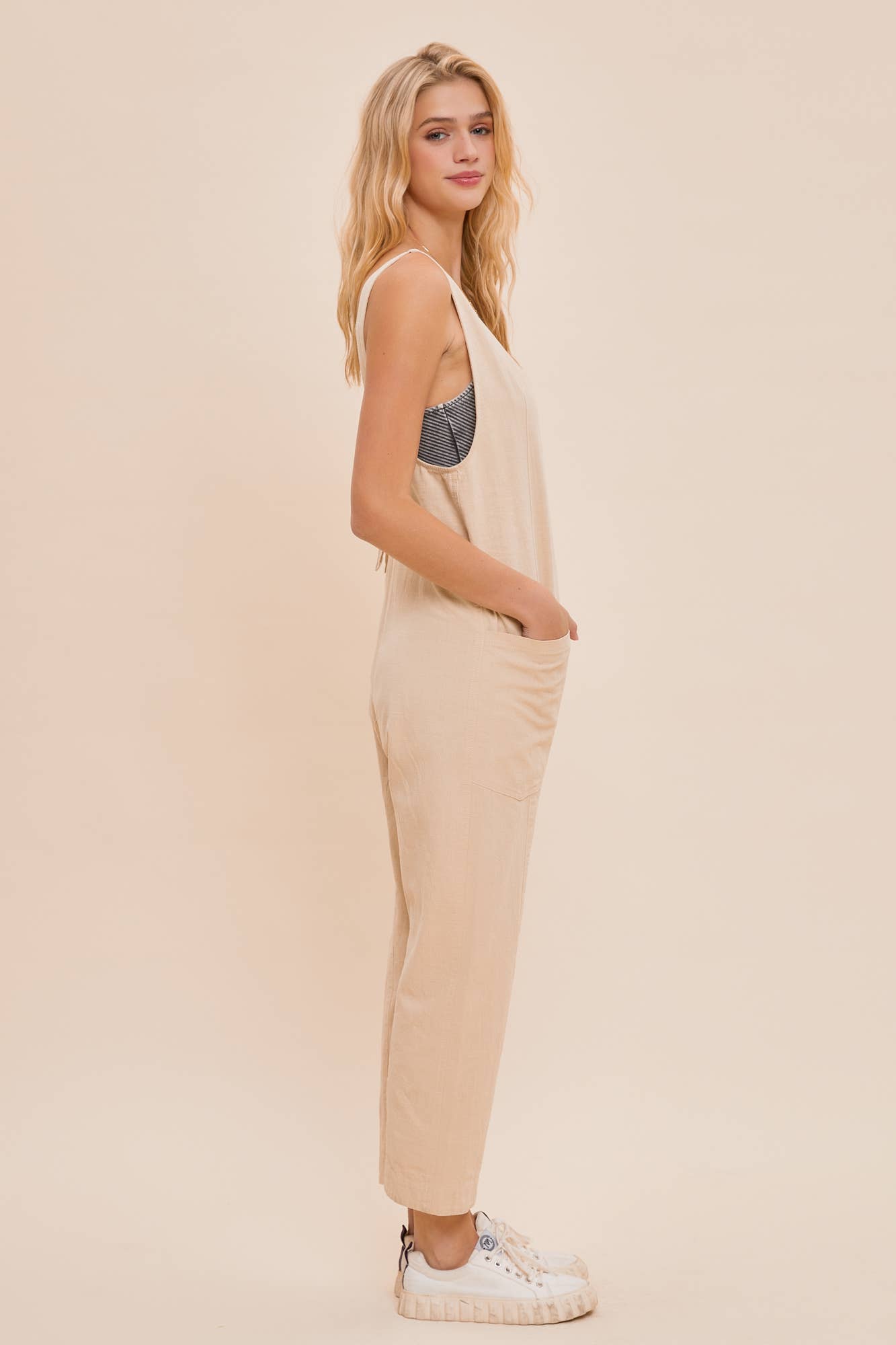 V-NECK POCKET JUMPSUIT