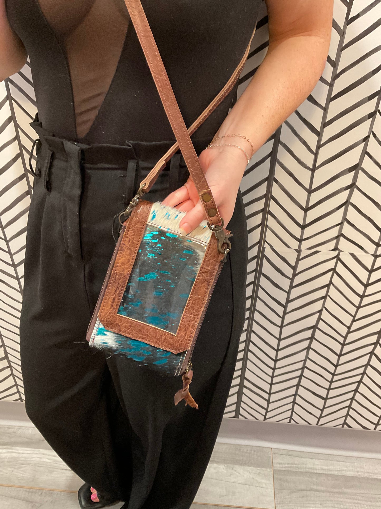 The Traveler Crossbody