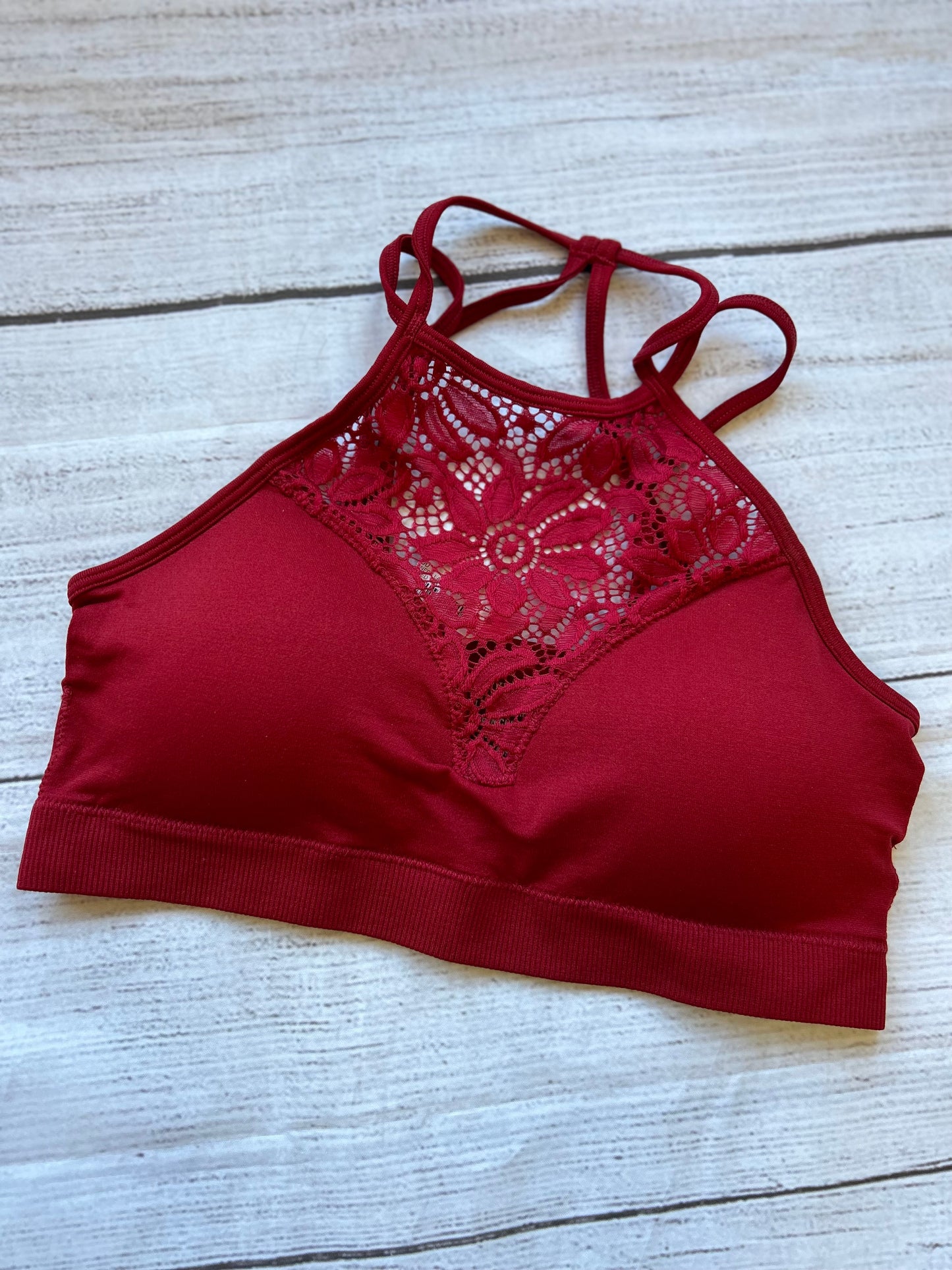 HIGH NECK LACE CUTOUT BRALETTE