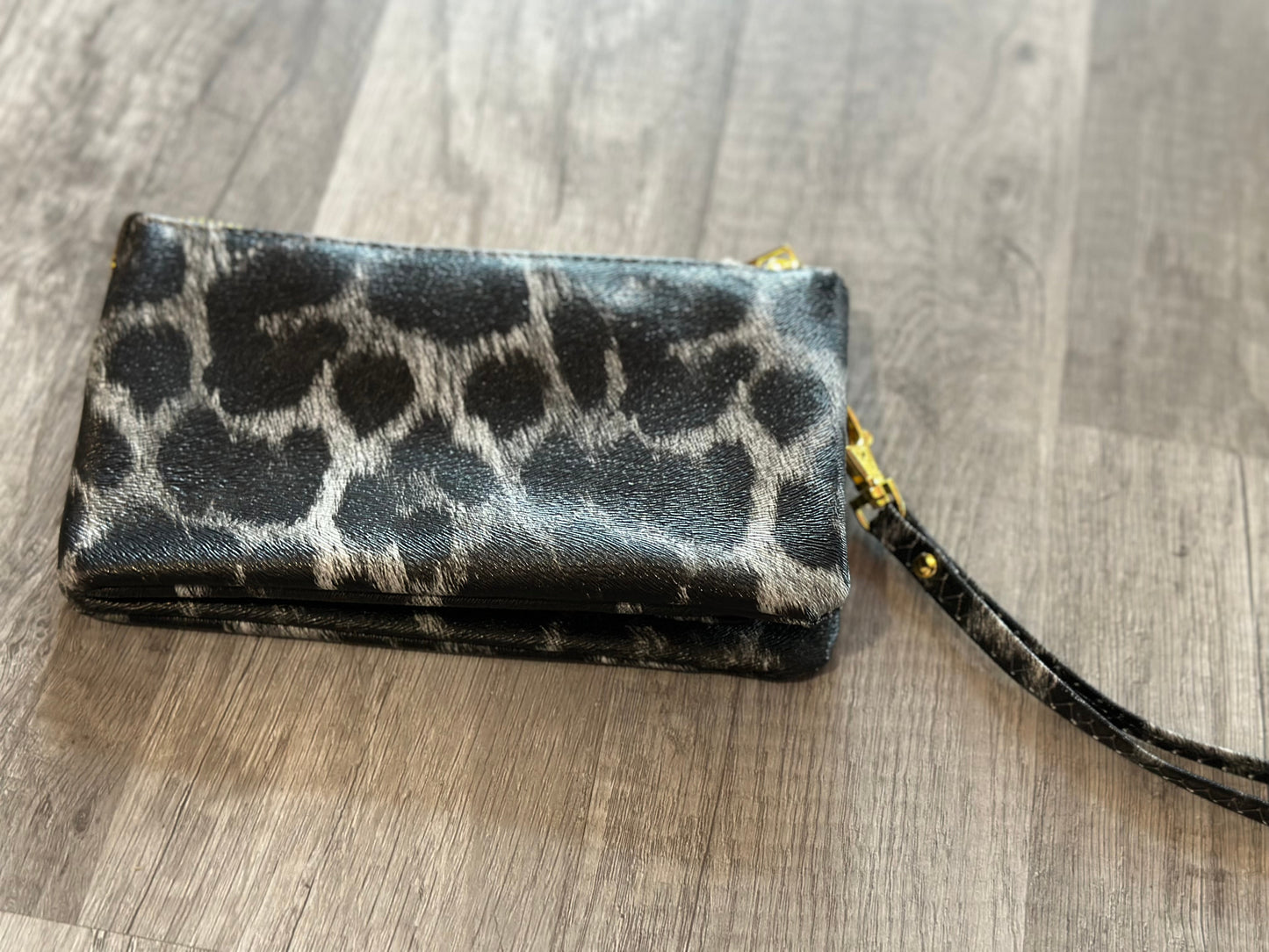 Wristlet/Crossbody Wallets