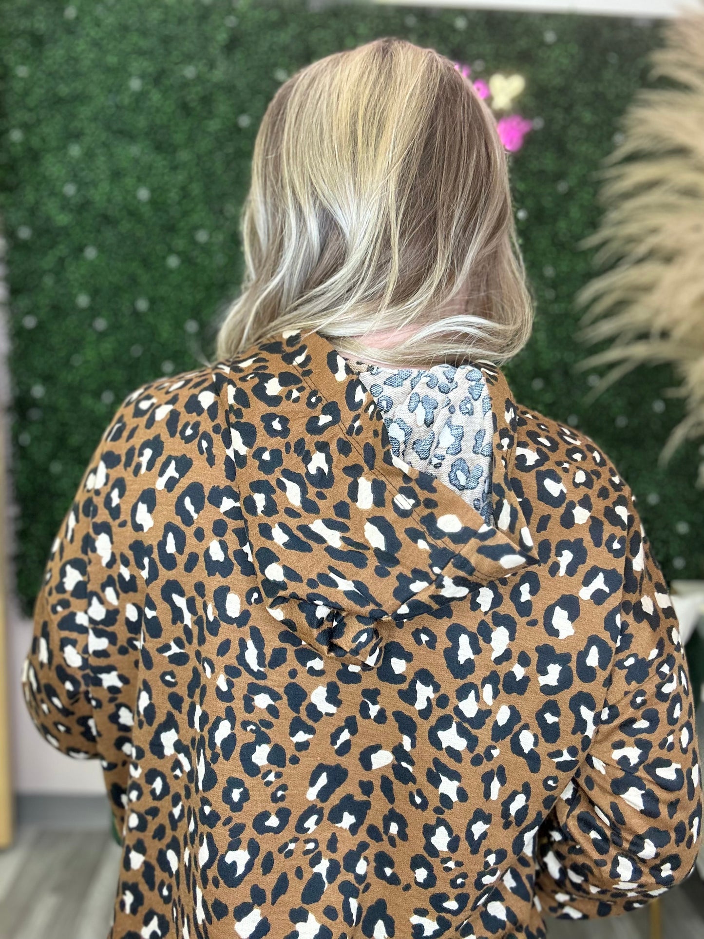 HOODED LEOPARD LONGSLEEVE